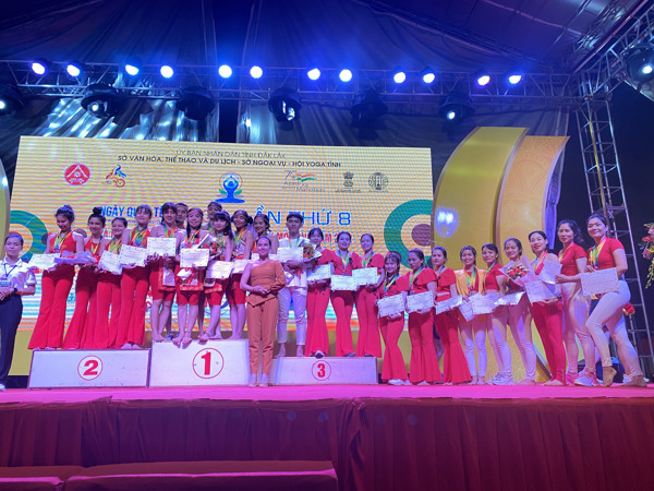 Đắk Lắk Hưởng ứng Ngày Quốc tế Yoga lần thứ 8 Giải Yoga các câu lạc bộ tỉnh Đắk Lắk mở rộng năm 2022